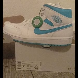 Womans Air Jordan 1 Mid